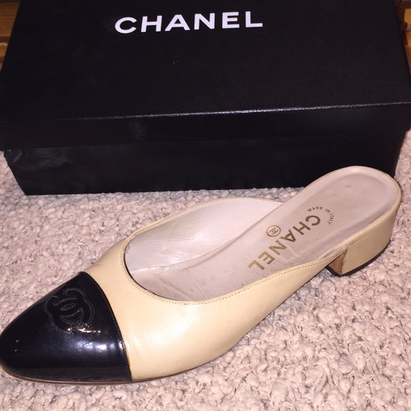 CHANEL Shoes - 🌟RARE CHANEL SLIDES
